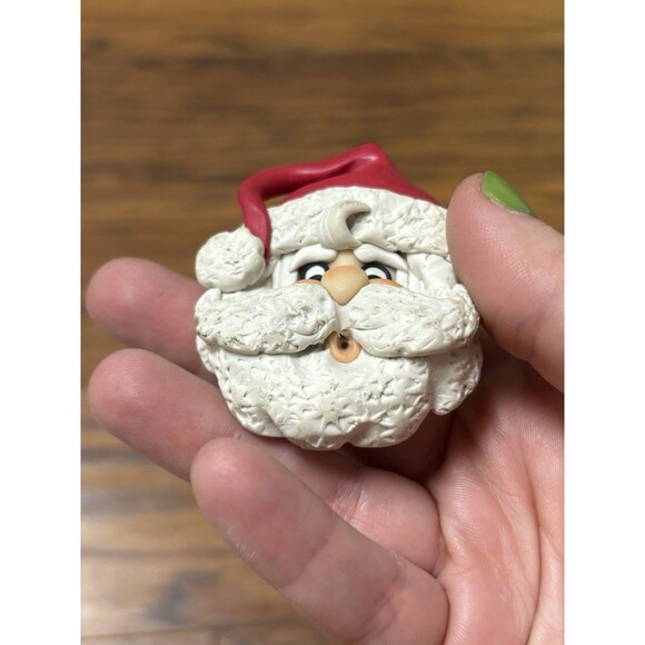 Polymer Clay Sculpted Santa Claus Brooch Pin Christmas - Picture 5 of 6